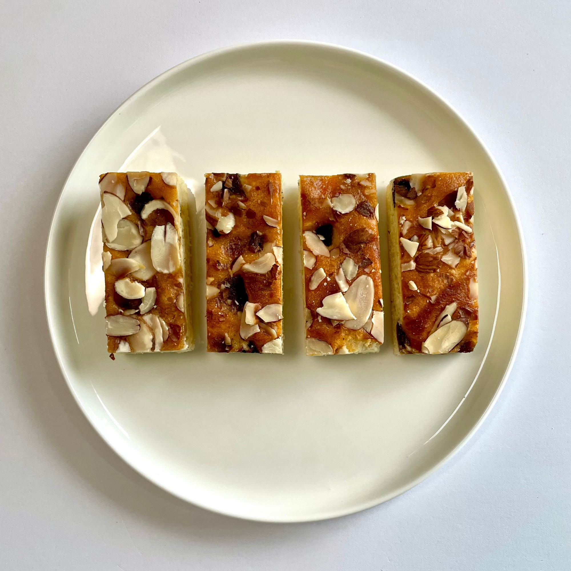 Apricot Almond Cake Bars (4 bars)